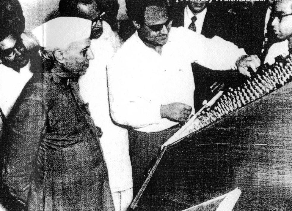 Samarendra Kumar Mitra showing ISI’s analogue computer to Nehru in 1953