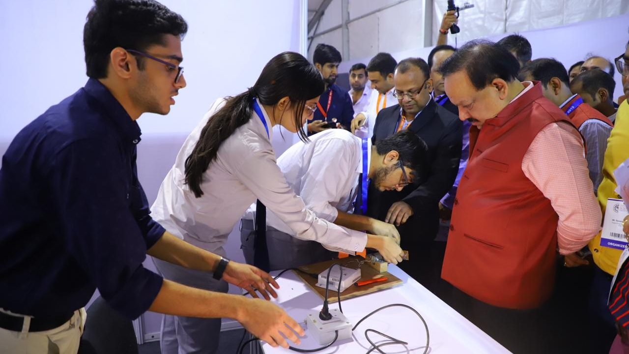 Engineering Models Show Opened At IISF