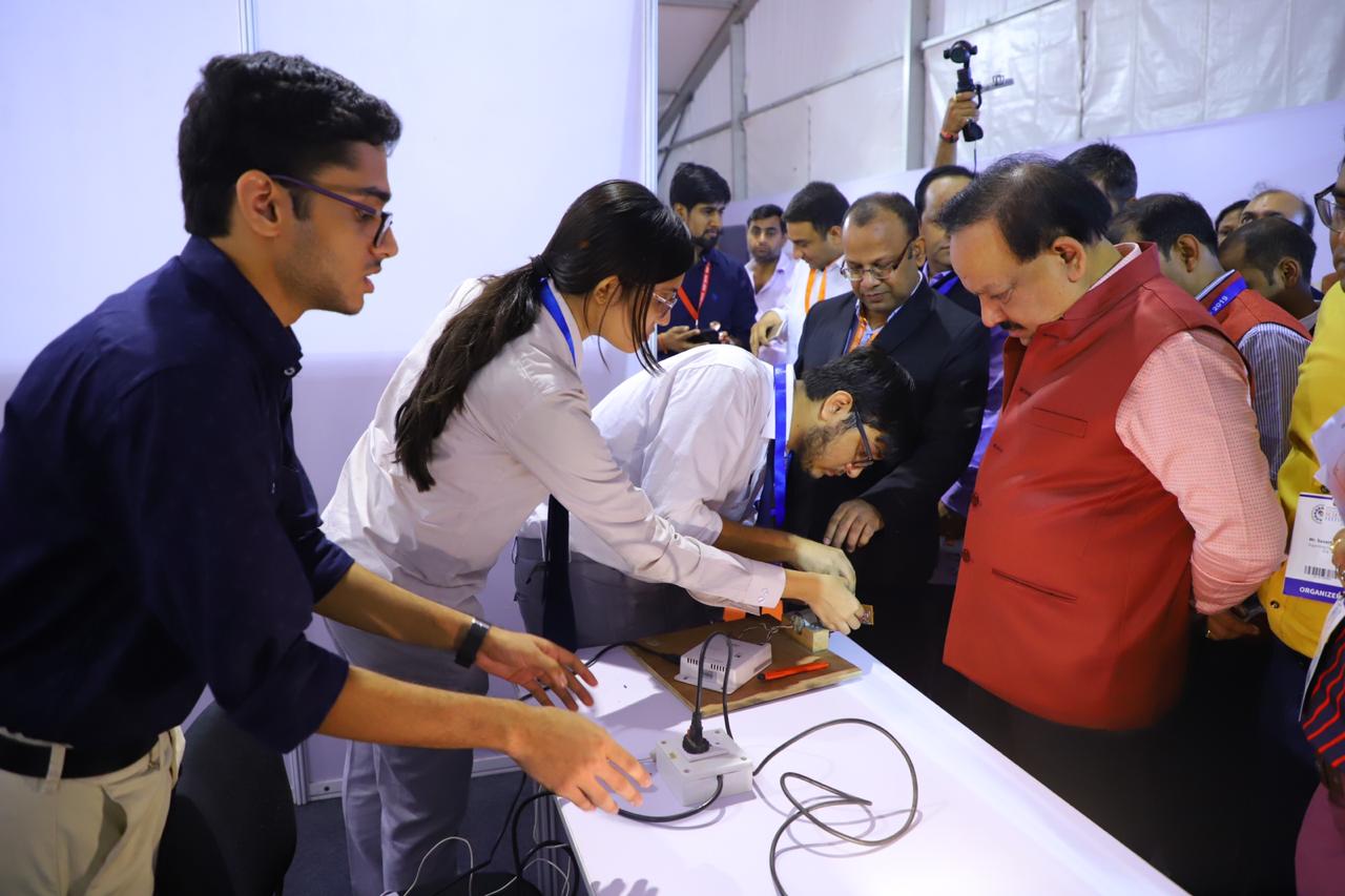 Engineering Models Show Opened At IISF