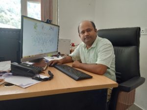 Dr Rajanish Giri